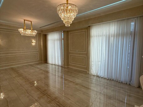 5 otaqlı ofis - Ağ şəhər q. - 210 m²