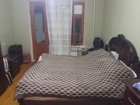 2 otaqlı köhnə tikili - 8-ci mikrorayon q. - 60 m²