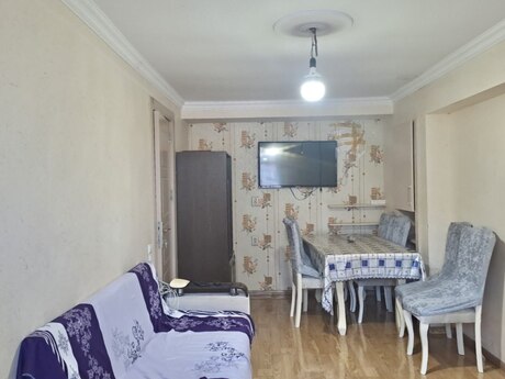 Elan №6102215 - Bakı, Gənclik m., 2 otaqlı, 50 m², 4/9 mərtəbə