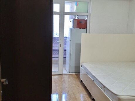 2-комн. вторичка - м. Гянджлик - 50 м²
