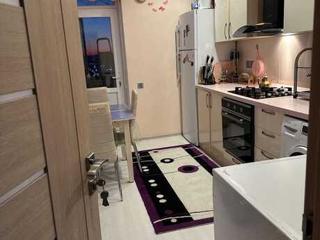 3 otaqlı köhnə tikili - Əhmədli m. - 85 m²