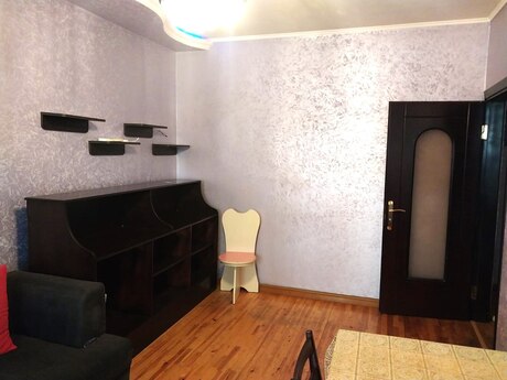 2 otaqlı köhnə tikili - Neftçilər m. - 68 m²