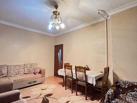 2 otaqlı köhnə tikili - Yeni Günəşli q. - 60 m²