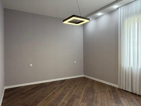 4 otaqlı həyət evi/bağ evi - Buzovna q. - 140 m²