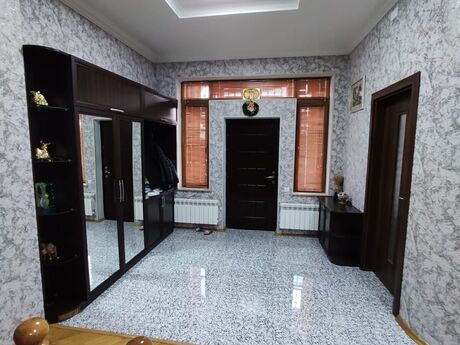 4 otaqlı həyət evi/bağ evi - Bakıxanov q. - 290 m²