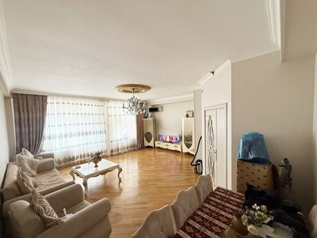 4 otaqlı yeni tikili - İnşaatçılar m. - 133 m²
