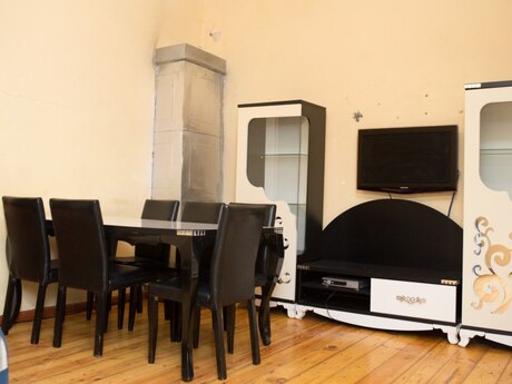 3 otaqlı həyət evi/bağ evi - Bakıxanov q. - 100 m²