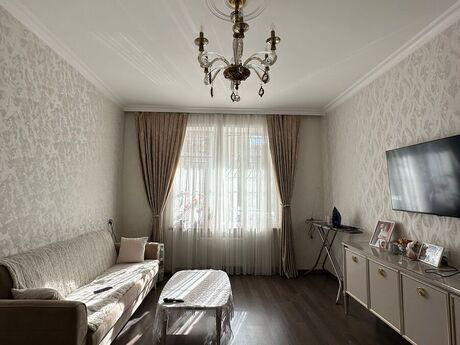 3 otaqlı köhnə tikili - Bakıxanov q. - 85 m²
