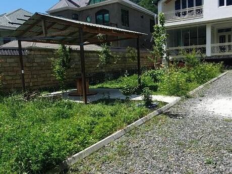 5 otaqlı həyət evi/bağ evi - Qax - 250 m²