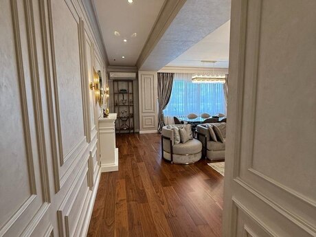 4 otaqlı yeni tikili - Şah İsmayıl Xətai m. - 211 m²