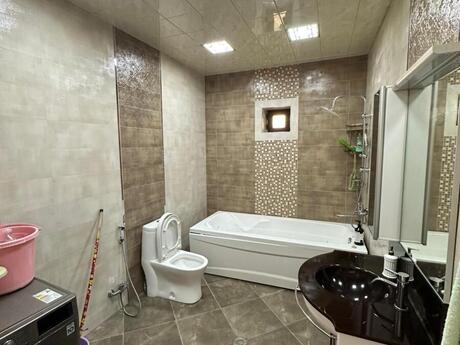 10 otaqlı həyət evi/bağ evi - Hövsan q. - 162 m²