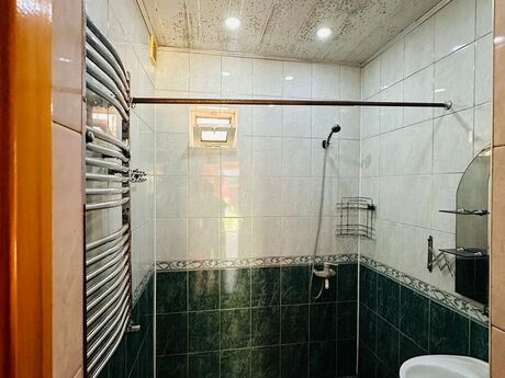 5 otaqlı həyət evi/bağ evi - Biləcəri q. - 130 m²
