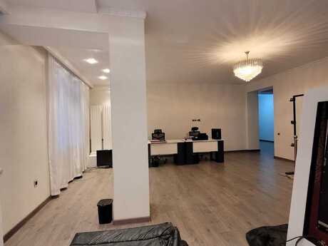 4 otaqlı yeni tikili - Elmlər Akademiyası m. - 214 m²