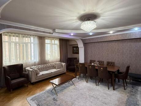 2 otaqlı köhnə tikili - 28 May m. - 75 m²