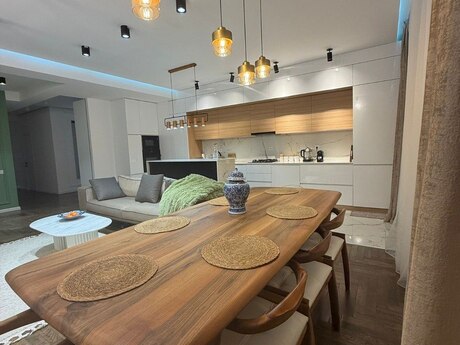 3-комн. новостройка - Наримановский р. - 125 м²