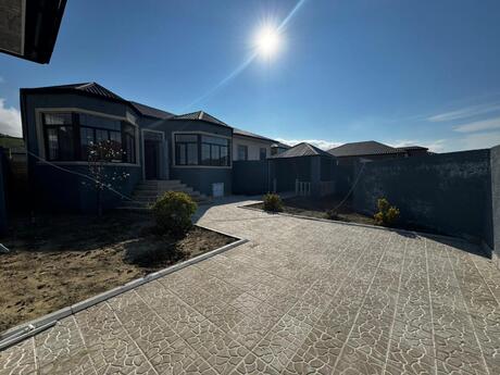 4 otaqlı həyət evi/bağ evi - Görədil q. - 140 m²