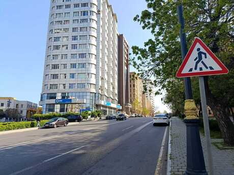 1 otaqlı köhnə tikili - Elmlər Akademiyası m. - 28 m²