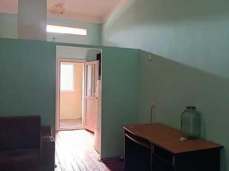 1 otaqlı köhnə tikili - Elmlər Akademiyası m. - 28 m²
