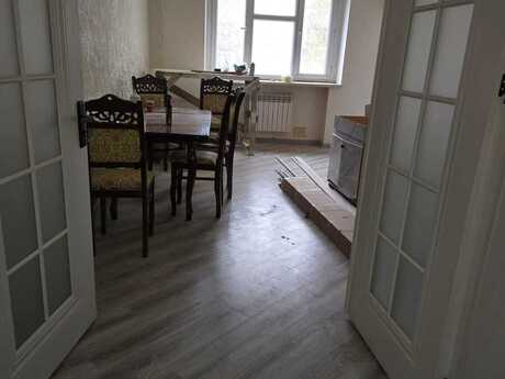 3-комн. вторичка - м. Элмляр Академиясы - 90 м²