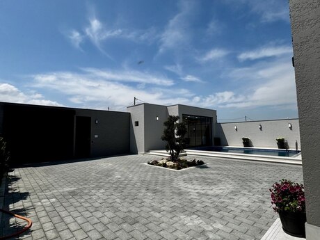 4 otaqlı həyət evi/bağ evi - Şüvəlan q. - 130 m²
