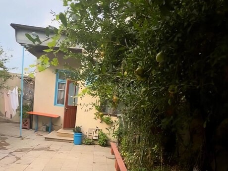 4 otaqlı həyət evi/bağ evi - Biləcəri q. - 70 m²