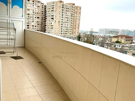 4 otaqlı yeni tikili - İnşaatçılar m. - 185 m²