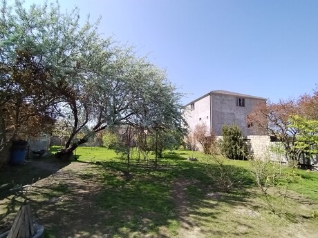 4 otaqlı həyət evi/bağ evi - Maştağa q. - 210 m²