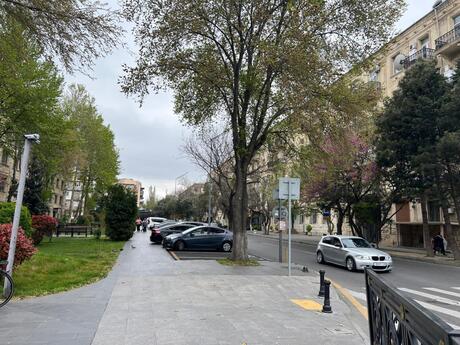 3 otaqlı köhnə tikili - Elmlər Akademiyası m. - 71 m²
