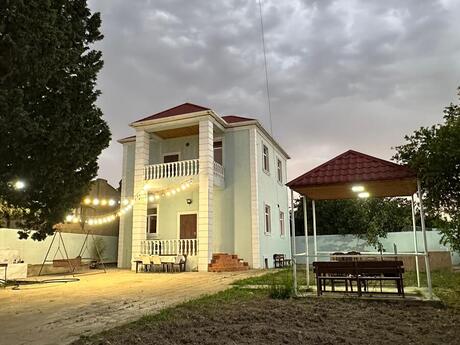 3 otaqlı həyət evi/bağ evi - Novxanı q. - 155 m²