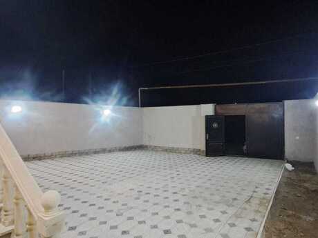 4 otaqlı həyət evi/bağ evi - Saray q. - 130 m²