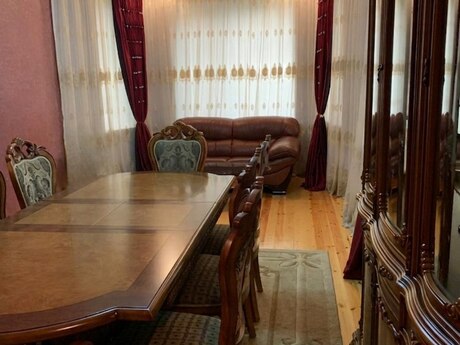 4 otaqlı həyət evi/bağ evi - Mərdəkan q. - 200 m²