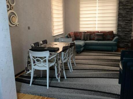 4 otaqlı həyət evi/bağ evi - Mərdəkan q. - 200 m²
