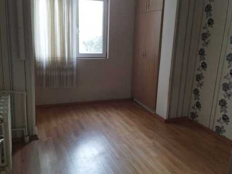 2 otaqlı köhnə tikili - 8-ci mikrorayon q. - 44 m²