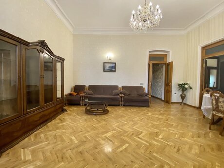 4-комн. офис - м. Сахил - 134 м²