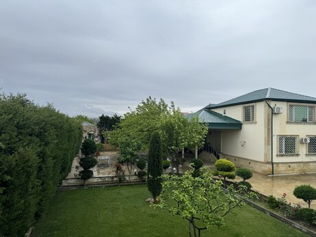 6 otaqlı həyət evi/bağ evi - Novxanı q. - 120 m²