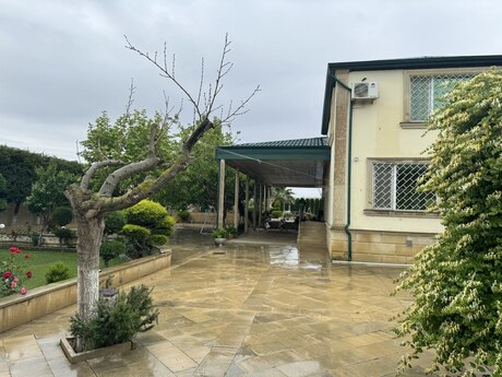 6 otaqlı həyət evi/bağ evi - Novxanı q. - 120 m²