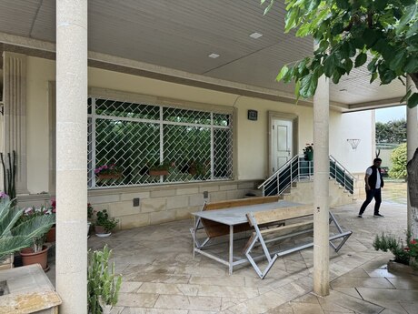 6 otaqlı həyət evi/bağ evi - Novxanı q. - 120 m²