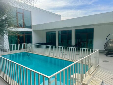 4 otaqlı həyət evi/bağ evi - Şüvəlan q. - 300 m²