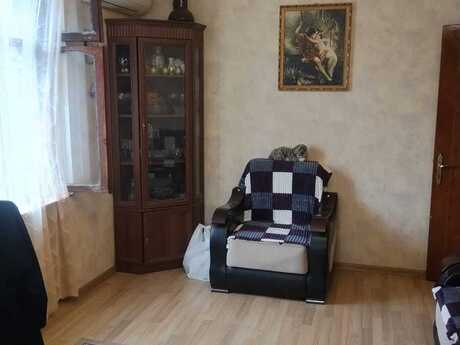 2 otaqlı köhnə tikili - Hövsan q. - 52 m²