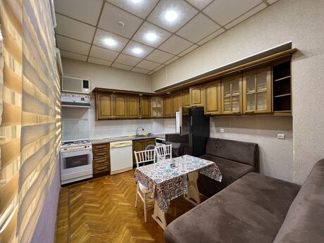 3 otaqlı köhnə tikili - Sahil m. - 110 m²