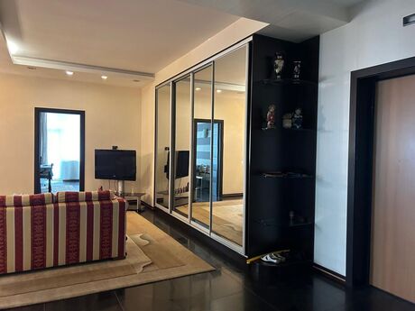 4 otaqlı yeni tikili - Elmlər Akademiyası m. - 200 m²