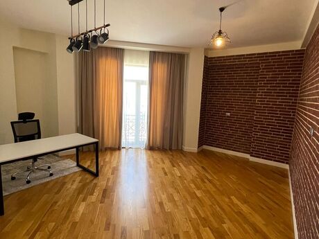 4 otaqlı yeni tikili - Ağ şəhər q. - 160 m²