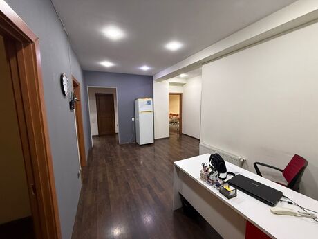 5 otaqlı ofis - Nizami m. - 140 m²
