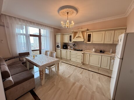3 otaqlı yeni tikili - Ağ şəhər q. - 137 m²