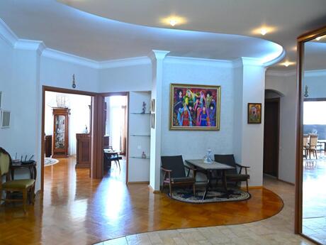 4 otaqlı yeni tikili - Sahil m. - 200 m²