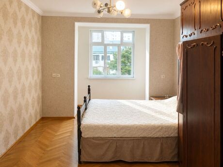3 otaqlı köhnə tikili - Elmlər Akademiyası m. - 85 m²