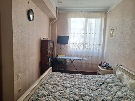 3 otaqlı köhnə tikili - 28 May m. - 65 m²