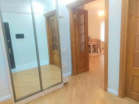 3 otaqlı yeni tikili - 28 May m. - 160 m²