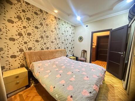 6 otaqlı köhnə tikili - Nəriman Nərimanov m. - 160 m²