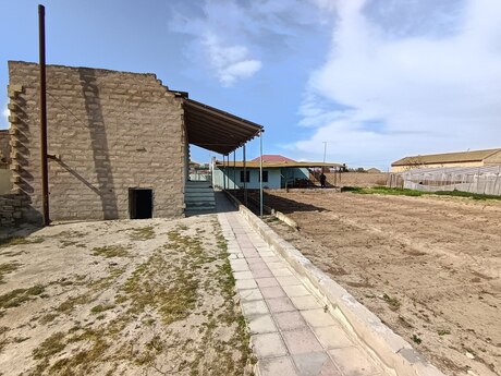 4 otaqlı həyət evi/bağ evi - Türkan q. - 80 m²